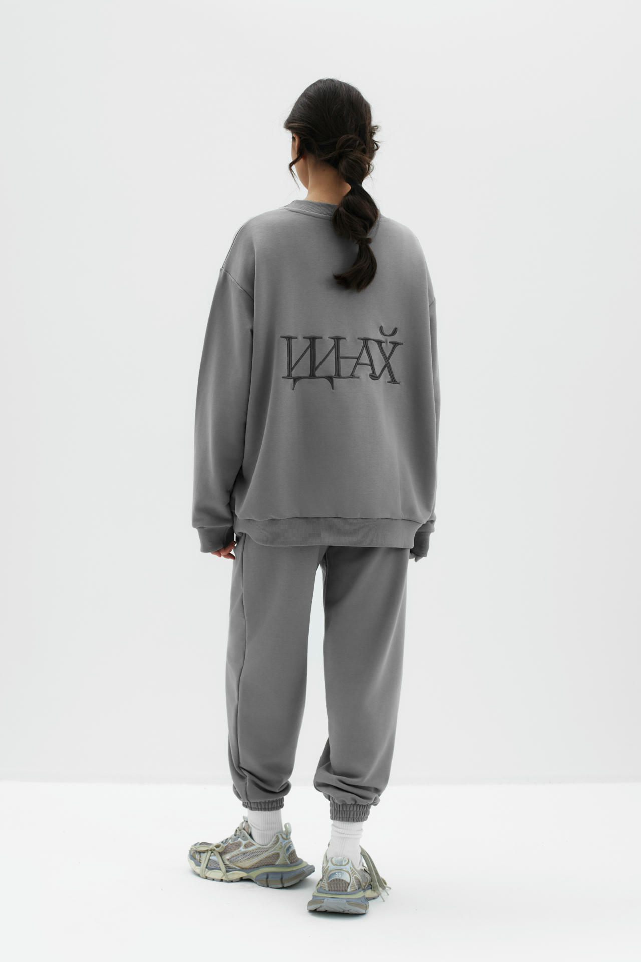 Свитшот Light на спинке «ИДНХ»